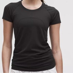 Lululemon Swiftly Tech Short-Sleeve Shirt 2.0
Hip Length